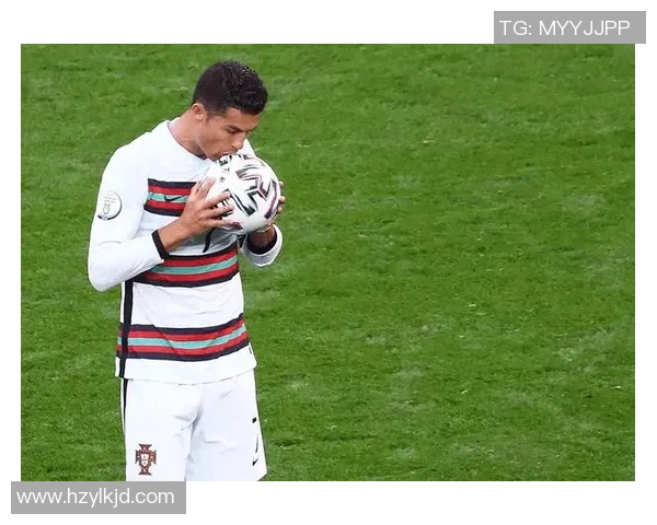 马丁内斯的传奇之路：从青涩球员到世界级教练的蜕变与成就